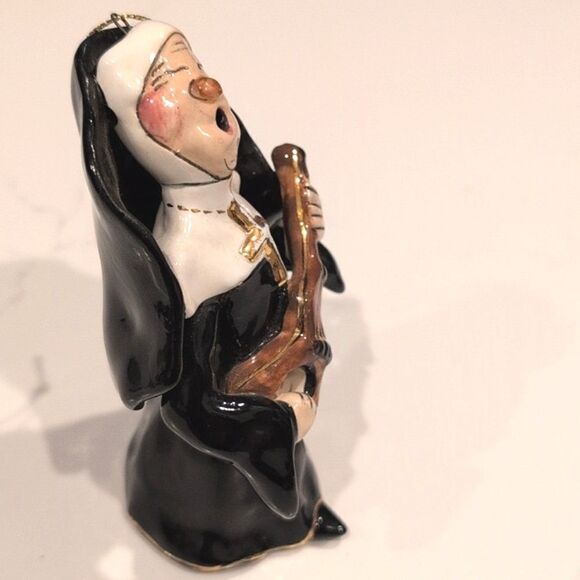 Vintage Blue Sky Singing Sister Nun Guitar Ornament Figurine "Song in My Heart" - Picture 5 of 11